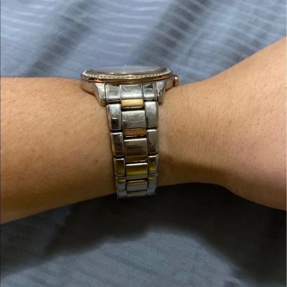 Citizen eco drive 2 tone (rose and silver) watch - Picture 7 of 10